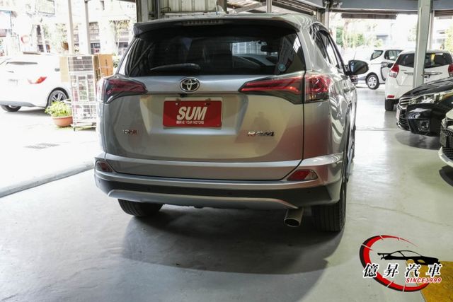 日本原裝進口，空間大、油耗省，360環景、ACC跟車、盲點偵測，尊爵版  第5張相片