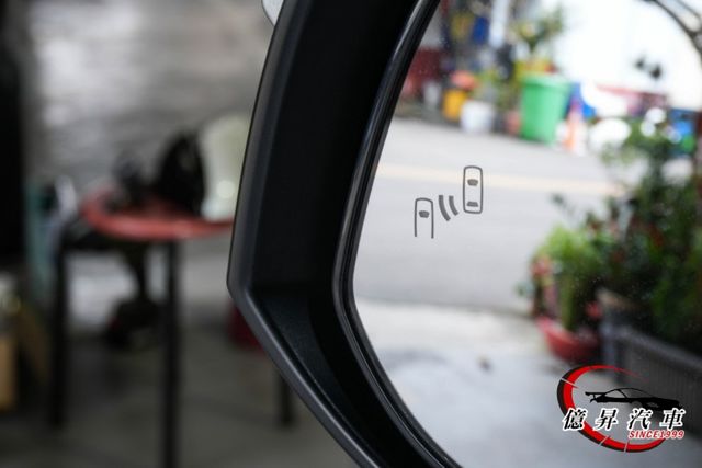 日本原裝進口，空間大、油耗省，360環景、ACC跟車、盲點偵測，尊爵版  第7張相片