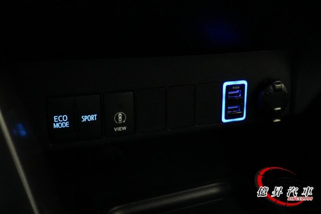 日本原裝進口，空間大、油耗省，360環景、ACC跟車、盲點偵測，尊爵版  第14張相片