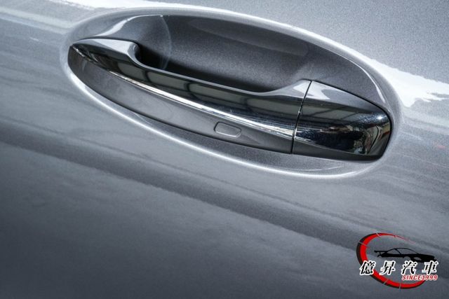 原廠保養，23P跟車、選配柏林之音、夜色套件，空間與動力兼具，跨界運動休旅  第8張相片