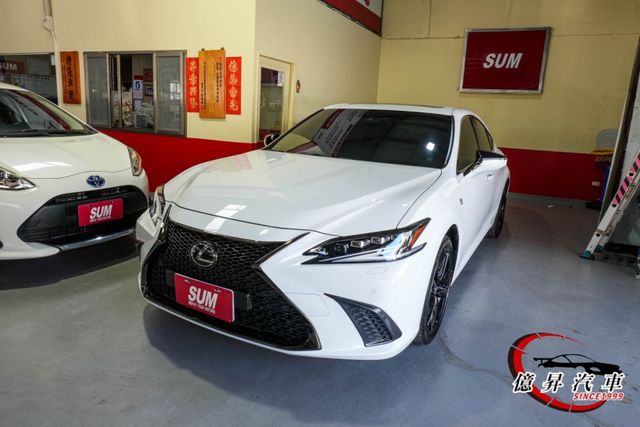 僅跑1.4萬公里，F-SPORT專屬運動版本，運動風格與極致舒適完美融合，現省落地價差  第1張相片