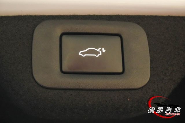 僅跑1.4萬公里，F-SPORT專屬運動版本，運動風格與極致舒適完美融合，現省落地價差  第7張相片