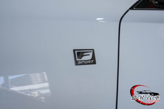 僅跑1.4萬公里，F-SPORT專屬運動版本，運動風格與極致舒適完美融合，現省落地價差  第8張相片