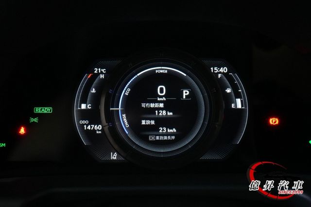 僅跑1.4萬公里，F-SPORT專屬運動版本，運動風格與極致舒適完美融合，現省落地價差  第18張相片