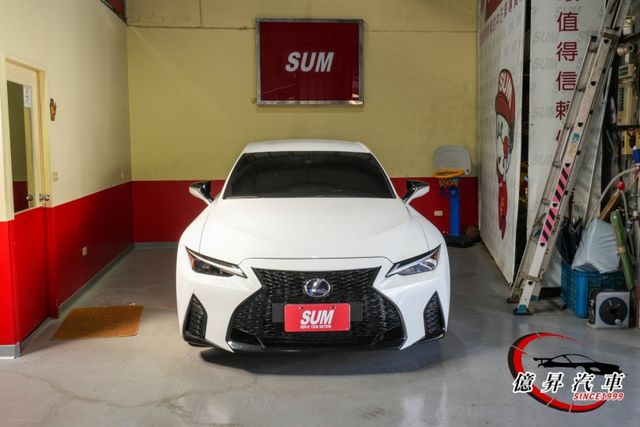 20年12月出廠，IS300H F-SPORT版，大電池保固中  第3張相片