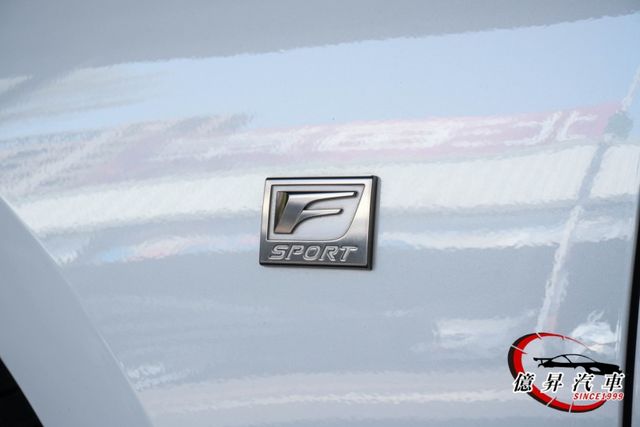 20年12月出廠，IS300H F-SPORT版，大電池保固中  第7張相片