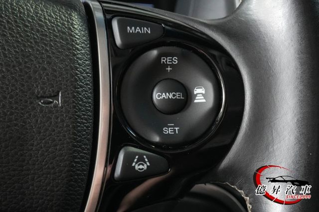 360度環景、電動天窗、雙邊電動側滑門、ACC跟車、盲點，兼具舒適、科技與實用性  第13張相片