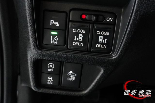 360度環景、電動天窗、雙邊電動側滑門、ACC跟車、盲點，兼具舒適、科技與實用性  第14張相片