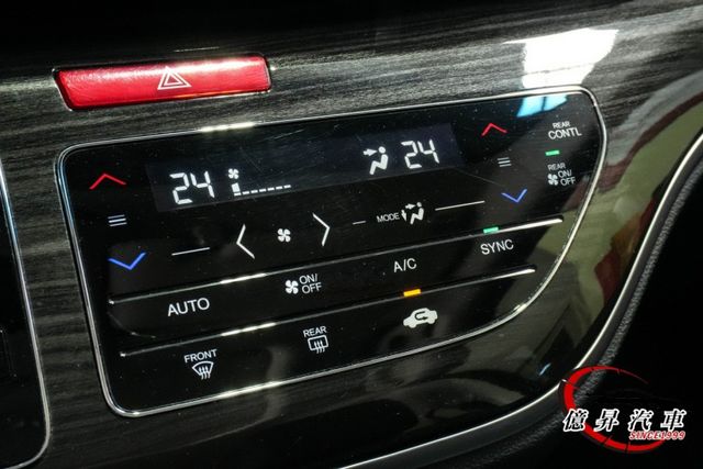 360度環景、電動天窗、雙邊電動側滑門、ACC跟車、盲點，兼具舒適、科技與實用性  第15張相片