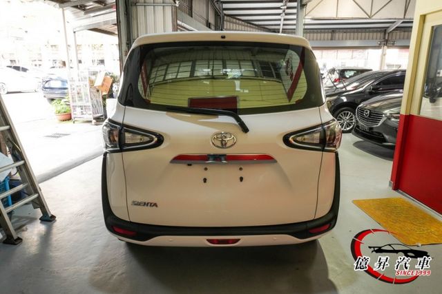 低里程，I-KEY、恆溫、盲點偵測，5人座豪華+，空間變化靈活，自用、載貨都好用  第6張相片