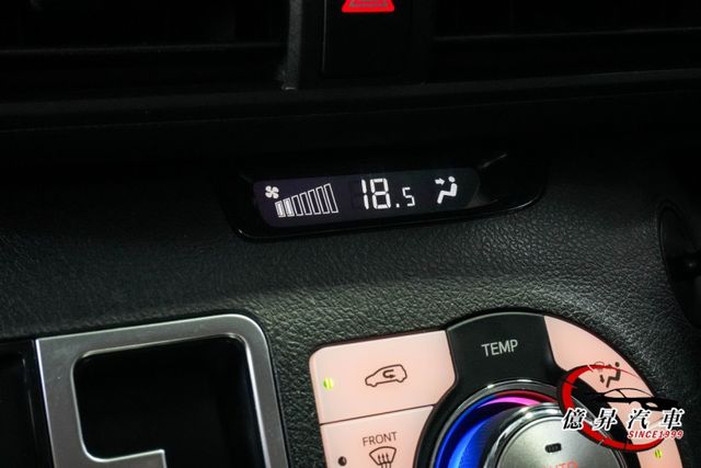 低里程，I-KEY、恆溫、盲點偵測，5人座豪華+，空間變化靈活，自用、載貨都好用  第14張相片