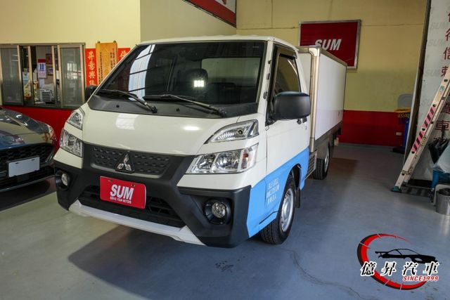 僅跑9.9萬公里，冷凍廂、電動尾門，人人都會開的自排!  第1張相片