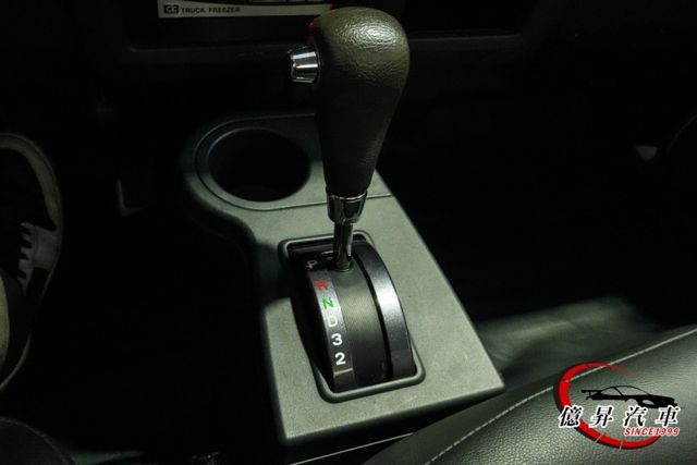 僅跑9.9萬公里，冷凍廂、電動尾門，人人都會開的自排!  第10張相片