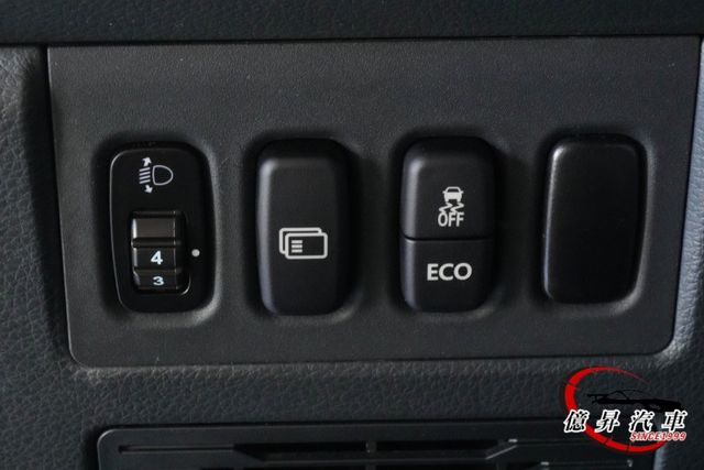 僅跑9.9萬公里，冷凍廂、電動尾門，人人都會開的自排!  第11張相片