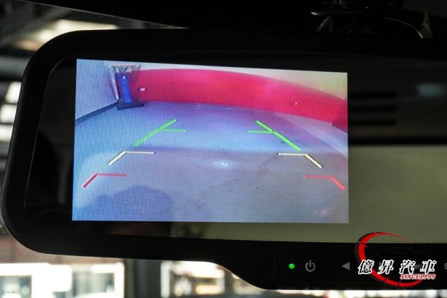 僅跑9.9萬公里，冷凍廂、電動尾門，人人都會開的自排!  第13張相片