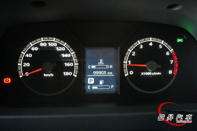 僅跑9.9萬公里，冷凍廂、電動尾門，人人都會開的自排!  第15張相片