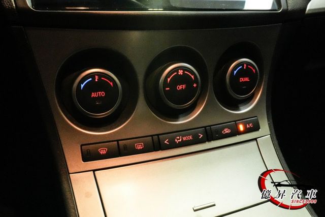 2.5S，僅跑12.6萬公里，換檔撥片、主動轉向頭燈、循跡防滑控制系統  第11張相片