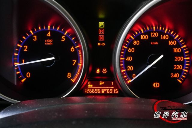 2.5S，僅跑12.6萬公里，換檔撥片、主動轉向頭燈、循跡防滑控制系統  第15張相片