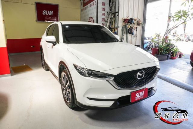 頂級型，盲點偵測、電動尾門、車道偏移警示，日本原裝進口，妥善率優良  第2張相片