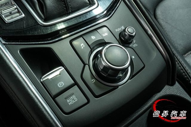 頂級型，盲點偵測、電動尾門、車道偏移警示，日本原裝進口，妥善率優良  第15張相片