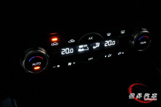 頂級型，盲點偵測、電動尾門、車道偏移警示，日本原裝進口，妥善率優良  第16張相片