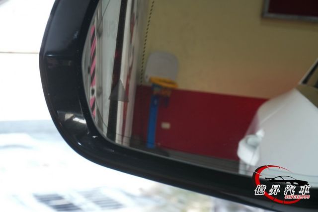 CarPlay、盲點偵測、全景天窗，無窗框雙門設計，兼顧日常舒適與熱血駕馭  第7張相片