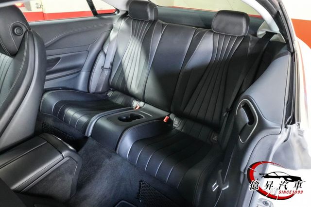 CarPlay、盲點偵測、全景天窗，無窗框雙門設計，兼顧日常舒適與熱血駕馭  第9張相片