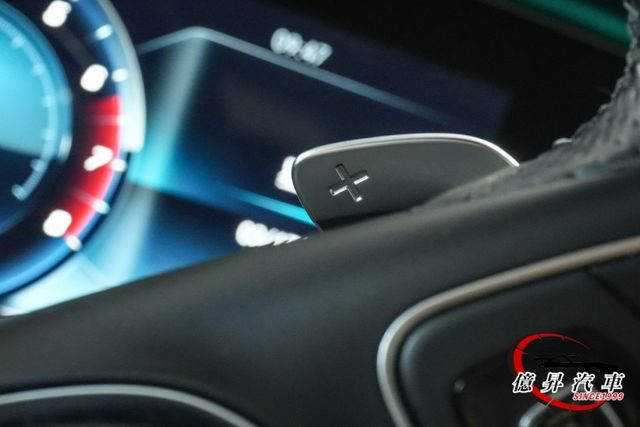 CarPlay、盲點偵測、全景天窗，無窗框雙門設計，兼顧日常舒適與熱血駕馭  第11張相片