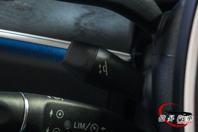 CarPlay、盲點偵測、全景天窗，無窗框雙門設計，兼顧日常舒適與熱血駕馭  第12張相片