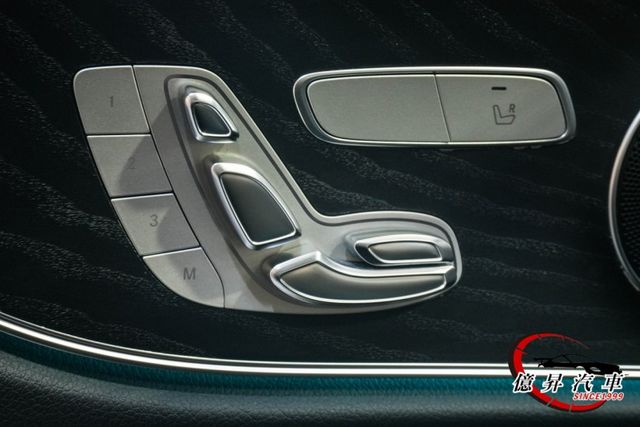 CarPlay、盲點偵測、全景天窗，無窗框雙門設計，兼顧日常舒適與熱血駕馭  第16張相片