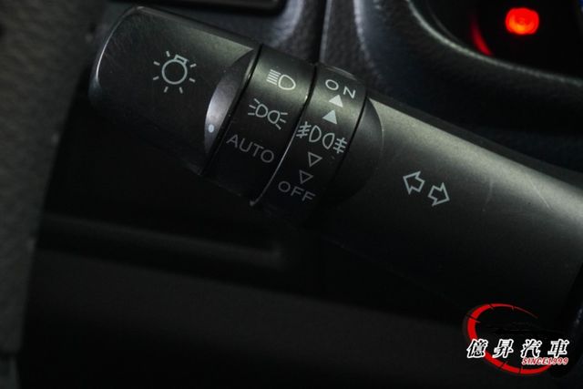 低里程，定速、盲點偵測，好開、耐用，  賺錢麵包車，人人都會開的自排  第11張相片