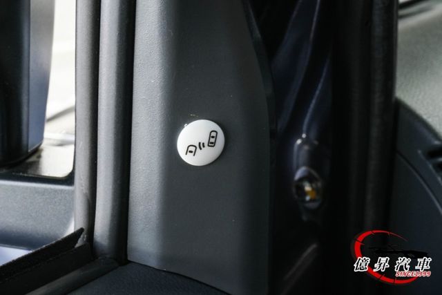 低里程，定速、盲點偵測，好開、耐用，  賺錢麵包車，人人都會開的自排  第12張相片