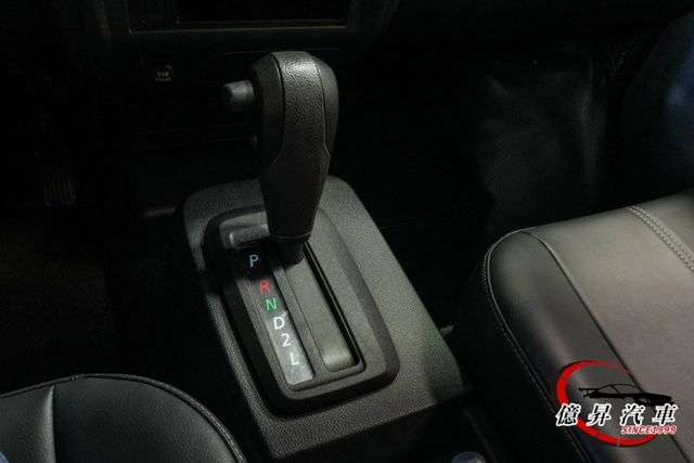 低里程，定速、盲點偵測，好開、耐用，  賺錢麵包車，人人都會開的自排  第13張相片