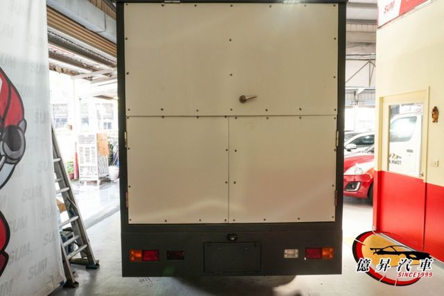 僅跑190公里，全新改裝餐車，行照已合法變更，回家可直接賺錢!  第4張相片