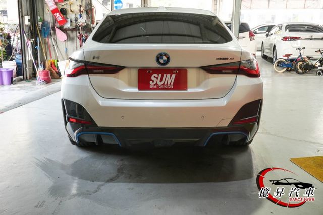 5AU跟車、雙曲面螢幕、ID8，低里程，愛馬仕內裝配色，新款排檔，非小雞腿排檔  第4張相片