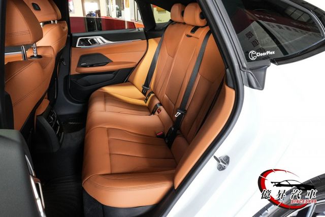 5AU跟車、雙曲面螢幕、ID8，低里程，愛馬仕內裝配色，新款排檔，非小雞腿排檔  第9張相片