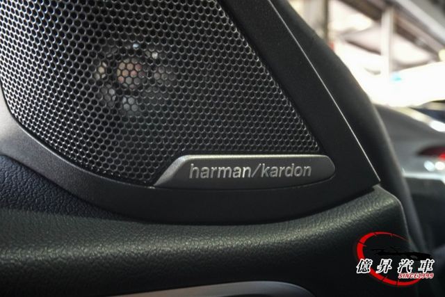 5AU跟車、雙曲面螢幕、ID8，低里程，愛馬仕內裝配色，新款排檔，非小雞腿排檔  第14張相片