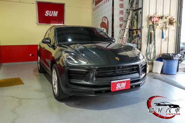 低里程，小改款G3，全景天窗、360環景、金屬火山灰、14向電動椅，選配30萬  第2張相片