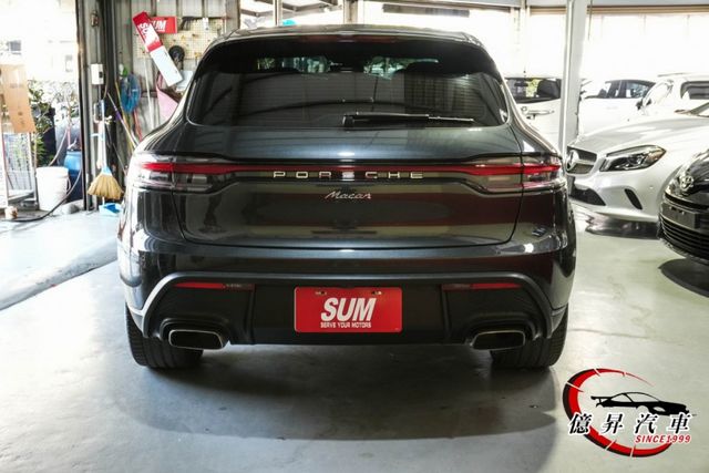 低里程，小改款G3，全景天窗、360環景、金屬火山灰、14向電動椅，選配30萬  第4張相片