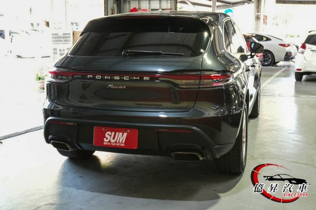 低里程，小改款G3，全景天窗、360環景、金屬火山灰、14向電動椅，選配30萬  第6張相片