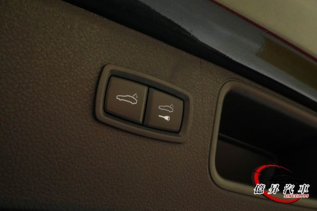 低里程，小改款G3，全景天窗、360環景、金屬火山灰、14向電動椅，選配30萬  第8張相片