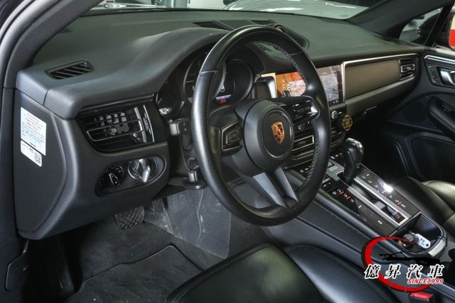 低里程，小改款G3，全景天窗、360環景、金屬火山灰、14向電動椅，選配30萬  第11張相片