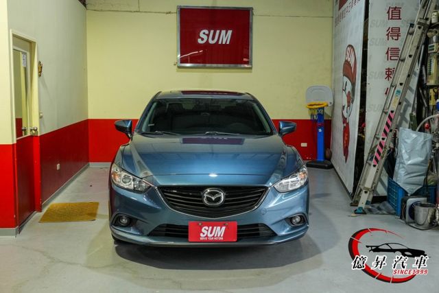 雙區恆溫、駕駛座電動/記憶座椅、車道變換輔助系統，日系旗艦房車，輕鬆入手  第3張相片