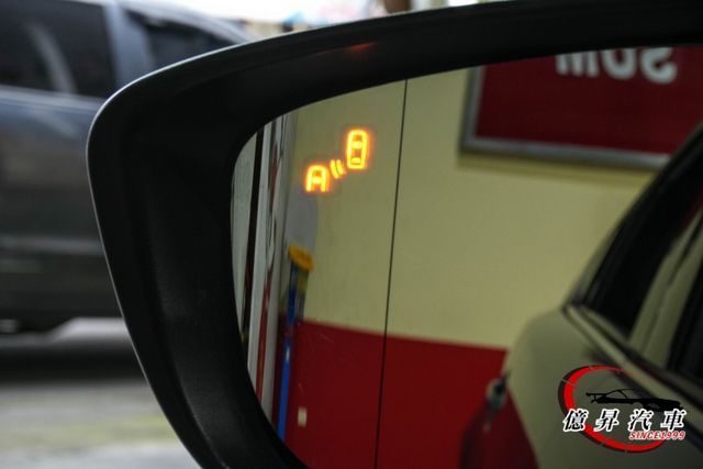 雙區恆溫、駕駛座電動/記憶座椅、車道變換輔助系統，日系旗艦房車，輕鬆入手  第8張相片