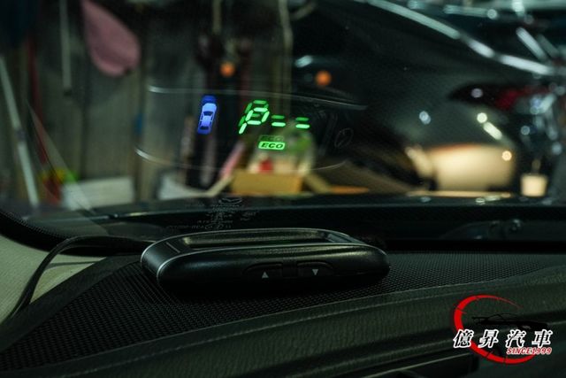 雙區恆溫、駕駛座電動/記憶座椅、車道變換輔助系統，日系旗艦房車，輕鬆入手  第15張相片