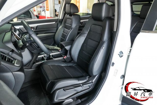 低里程，ACC跟車、盲點偵測、車道偏移警示，妥善率優良，家用休旅首選  第7張相片