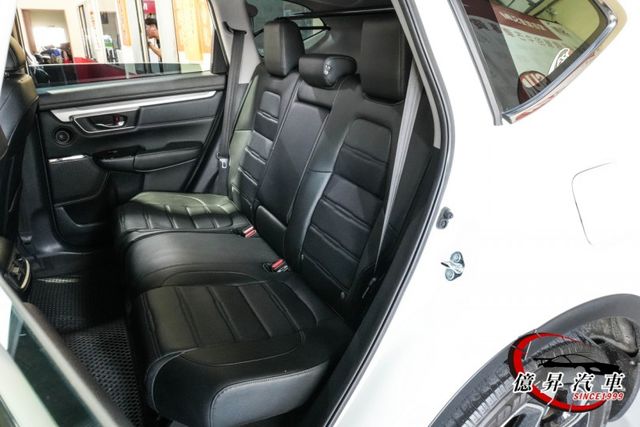 低里程，ACC跟車、盲點偵測、車道偏移警示，妥善率優良，家用休旅首選  第8張相片