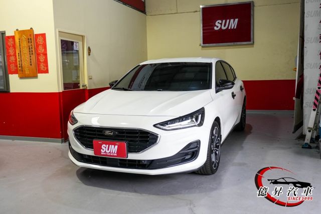 小改款，低里程，配備豐富，兼顧油耗與日常實用性，年輕動感，運動五門掀背車  第1張相片