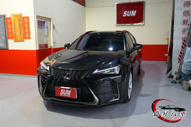 稀有F-SPORT版本，鐵枝標牌，專屬外觀空力套件、跑車化座椅、F版本方向盤  第1張相片