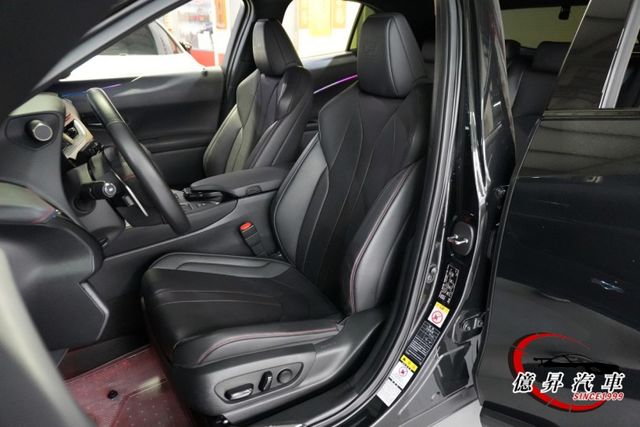 稀有F-SPORT版本，鐵枝標牌，專屬外觀空力套件、跑車化座椅、F版本方向盤  第7張相片